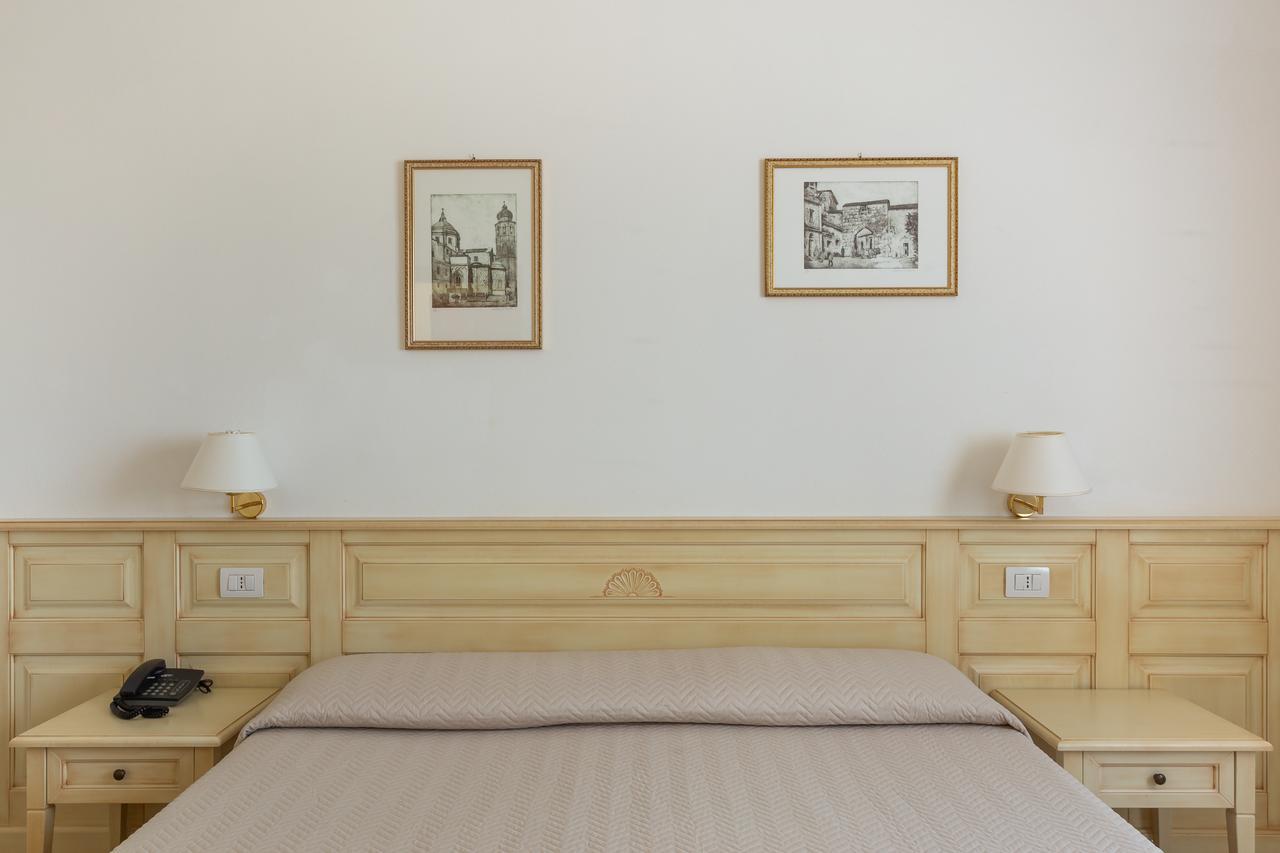 Rodia Inn オリスターノ エクステリア 写真