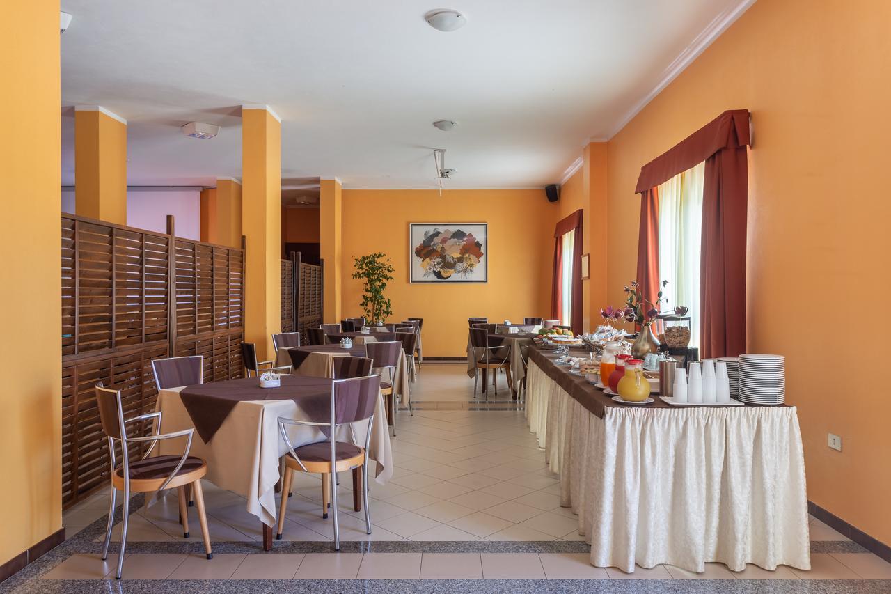 Rodia Inn オリスターノ エクステリア 写真